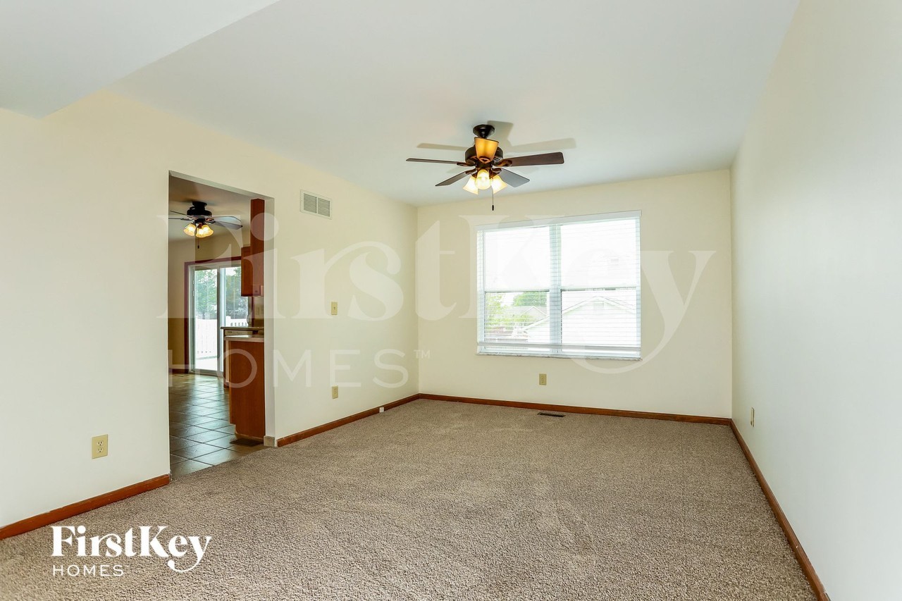 2 Red Cedar Parc Ct - Photo 4 of 15