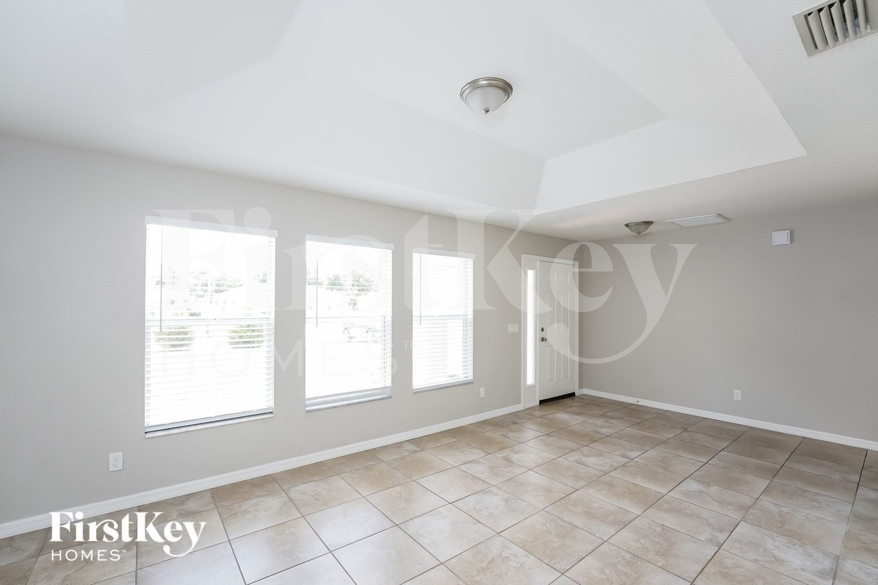 4637 Antioch St - Photo 3 of 15