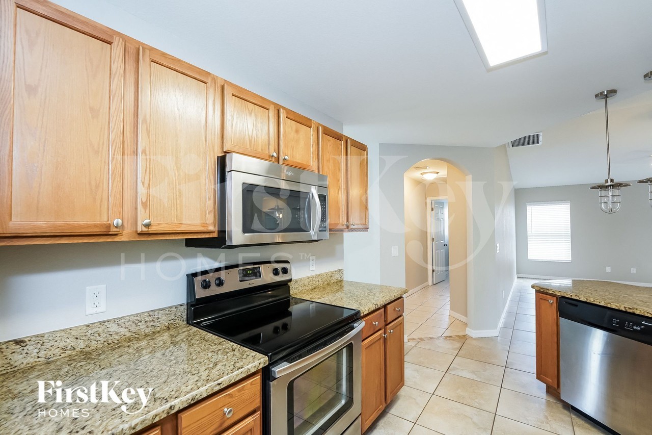 4637 Antioch St - Photo 5 of 15