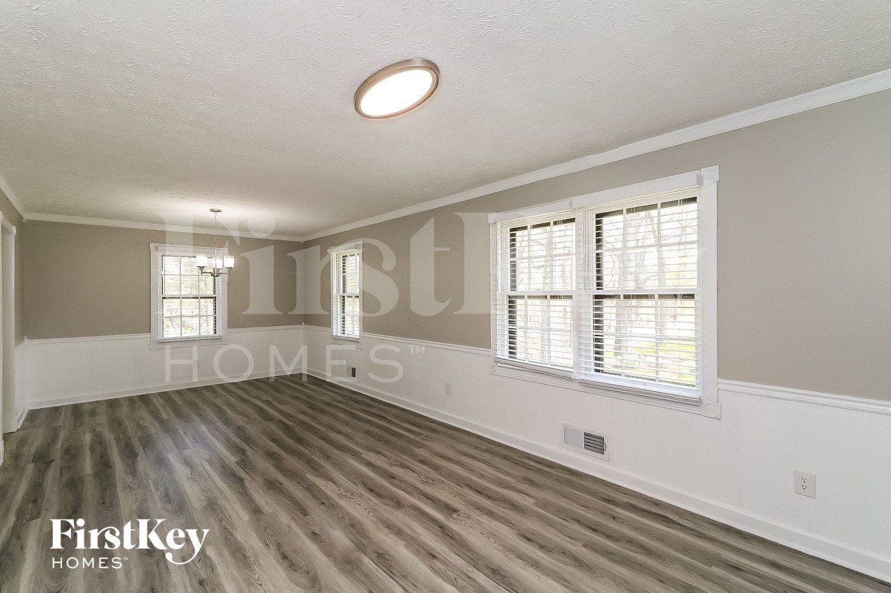 1887 Cedar Ln - Photo 7 of 15
