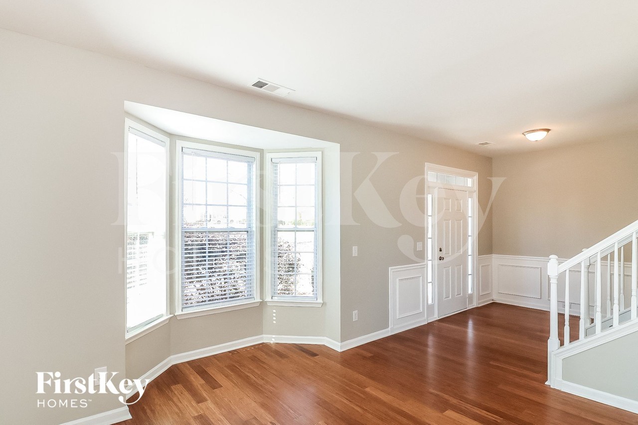 4420 Walforde Blvd - Photo 4 of 15