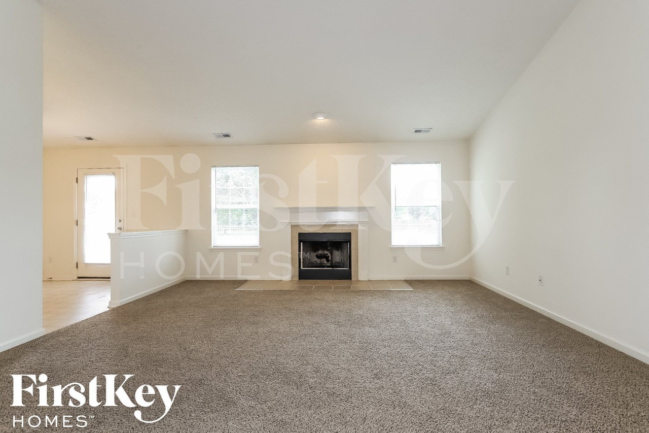 8529 Talisker Dr - Photo 2 of 15