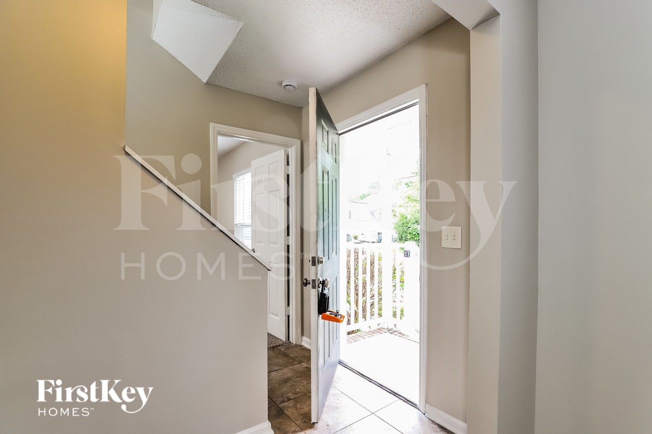 307 Oferrell St - Photo 3 of 16