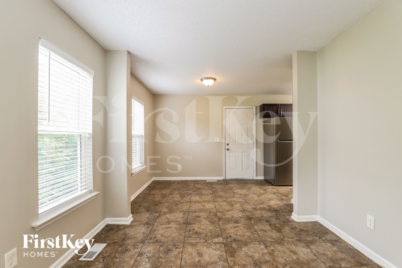 307 Oferrell St - Photo 4 of 16