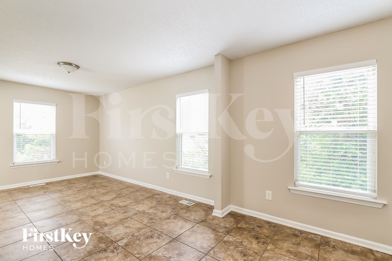 307 Oferrell St - Photo 5 of 16