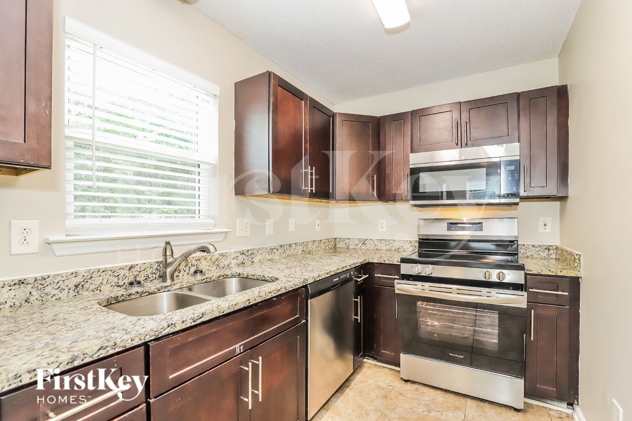 307 Oferrell St - Photo 6 of 16