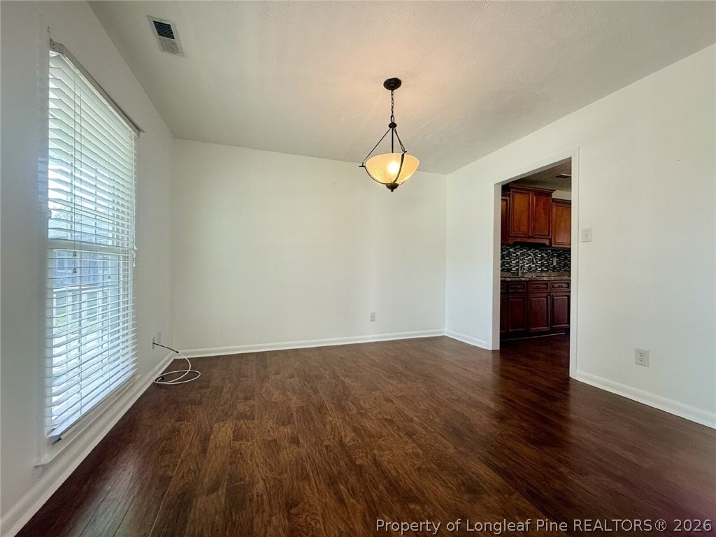 7820 Laura Ann Ct - Photo 3 of 20