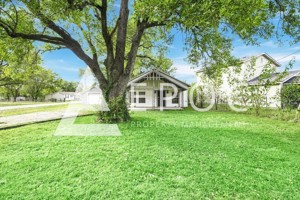 featured image of 6718 E 9th St