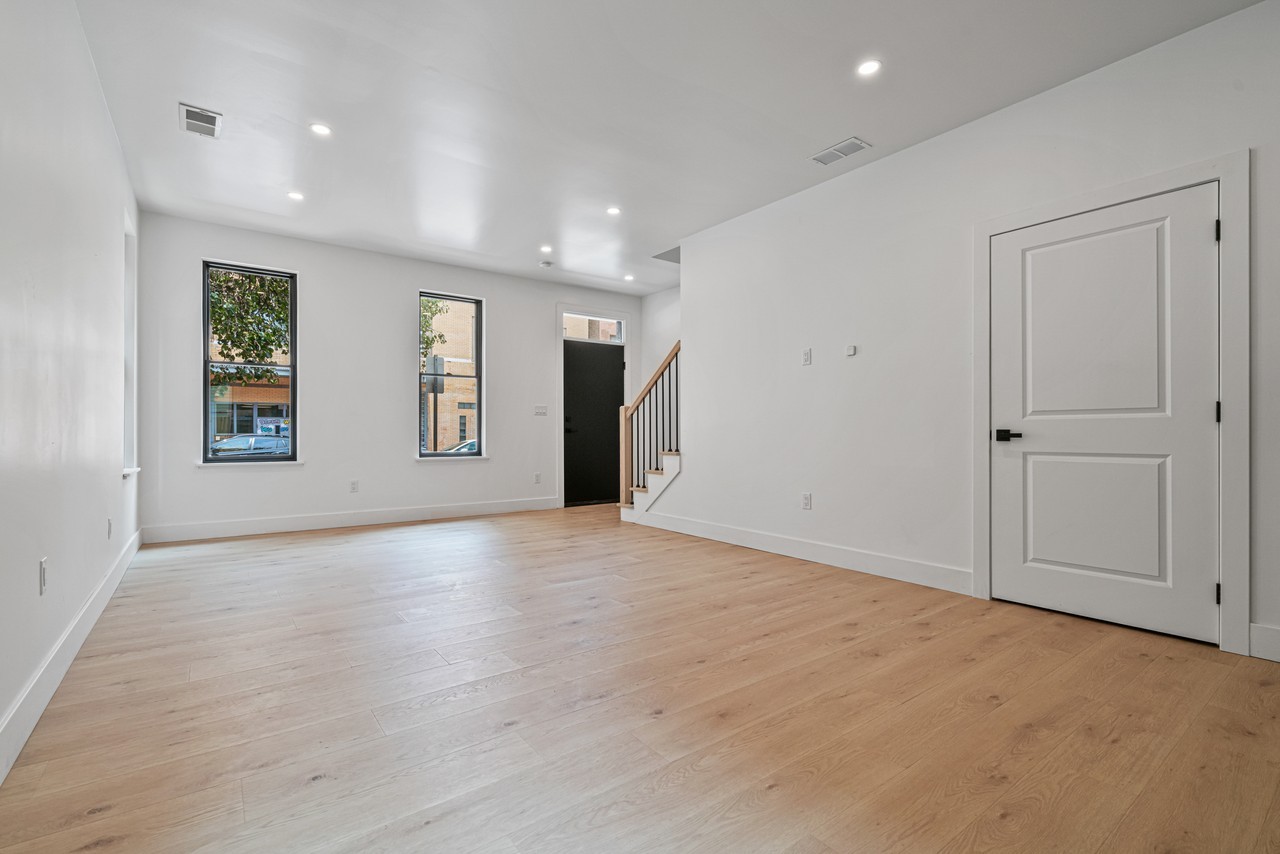 1217 Liverpool St - Photo 7 of 28