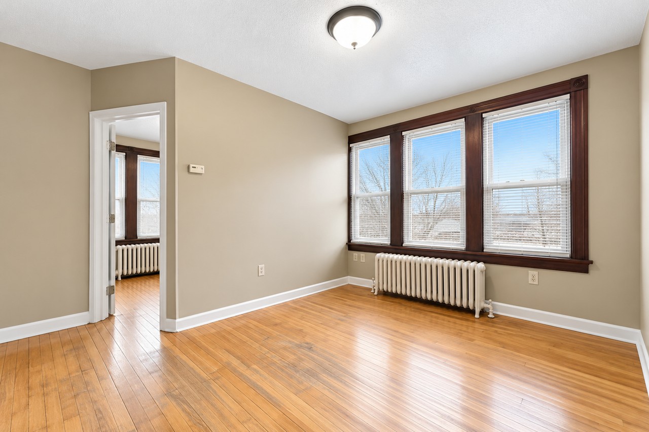 Affordable 2 Bedrooms with Garages Available for Rent - Photo 3 of 14