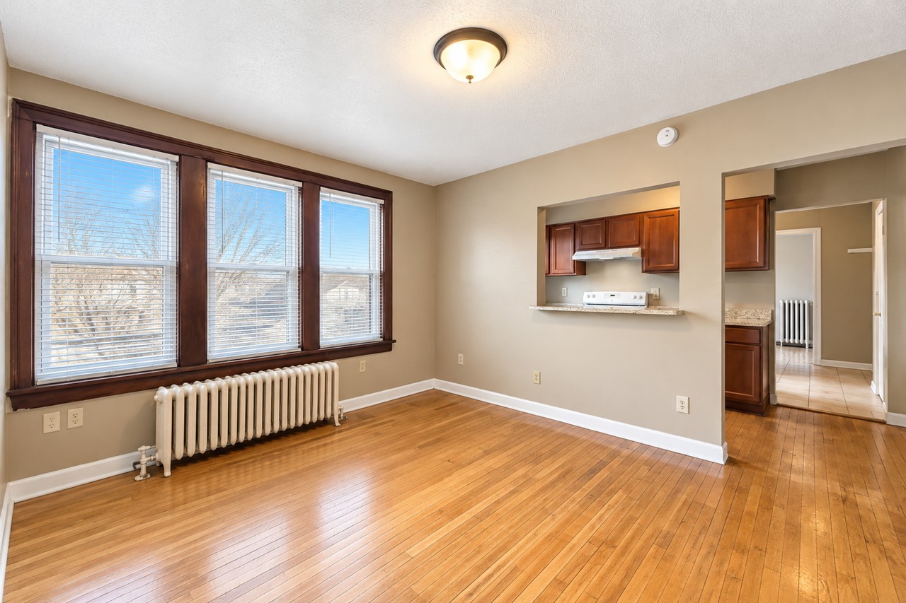Affordable 2 Bedrooms with Garages Available for Rent - Photo 5 of 14