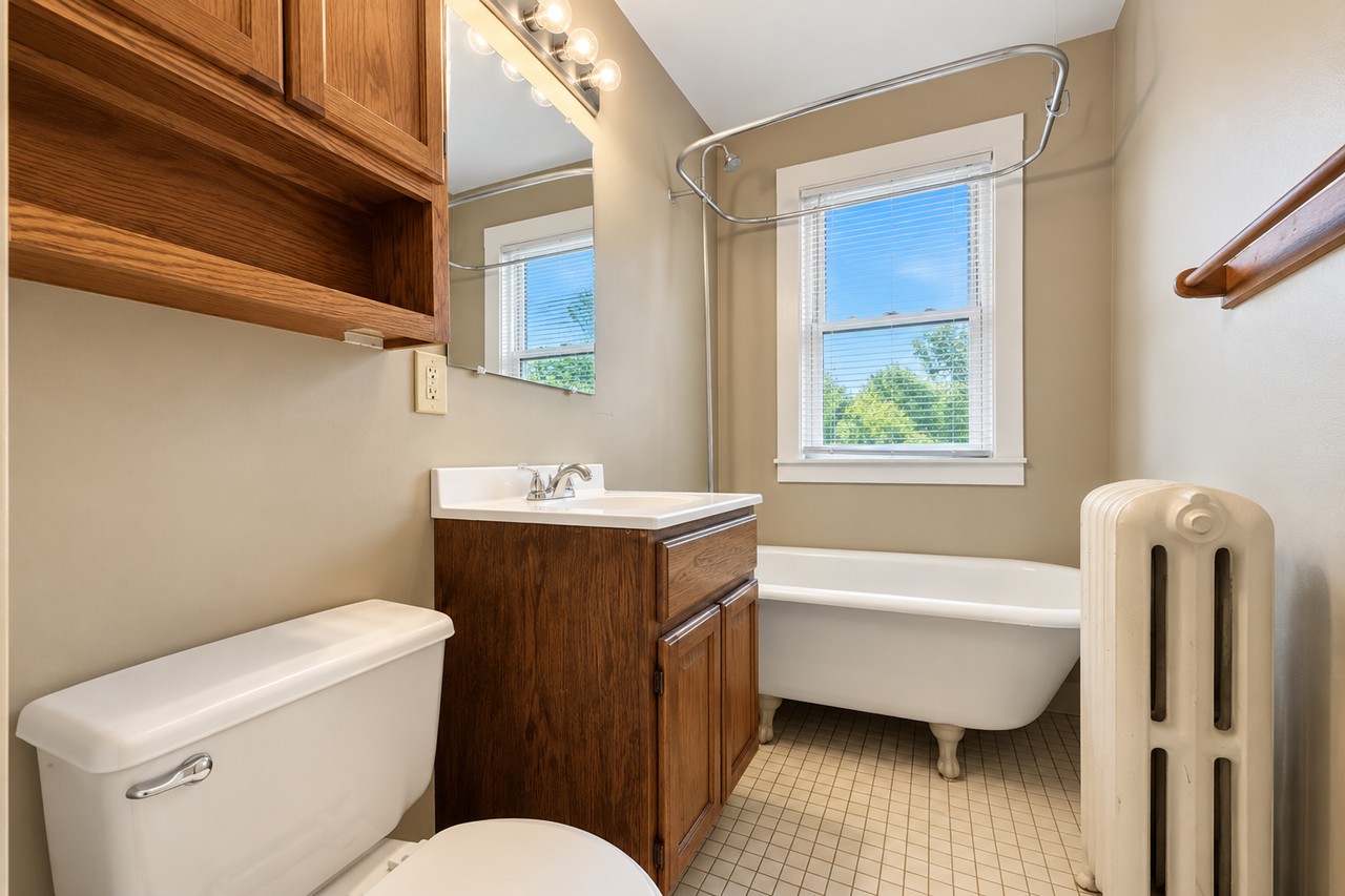 Affordable 2 Bedrooms with Garages Available for Rent - Photo 6 of 14