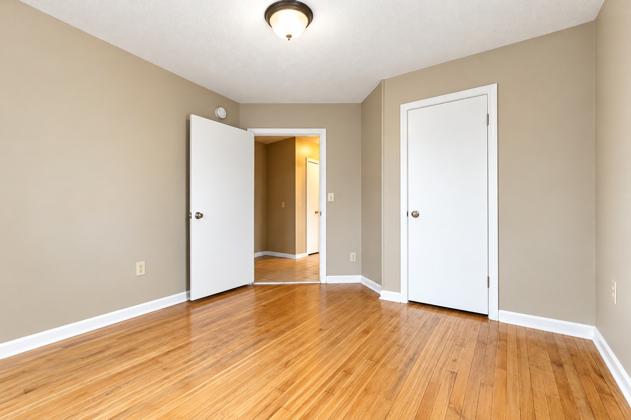 Affordable 2 Bedrooms with Garages Available for Rent - Photo 7 of 14