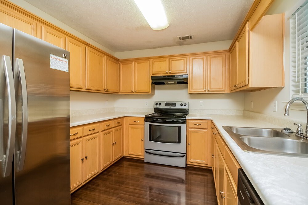 1407 Micheles Way - Photo 2 of 15