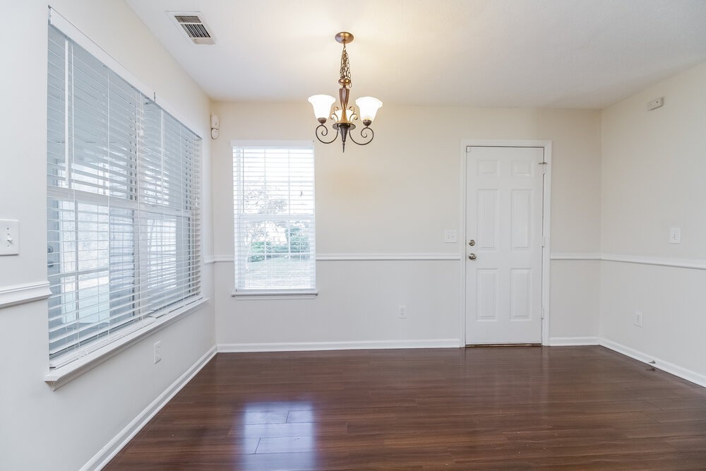 1407 Micheles Way - Photo 5 of 15