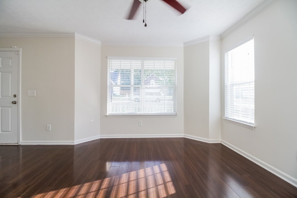 1407 Micheles Way - Photo 6 of 15
