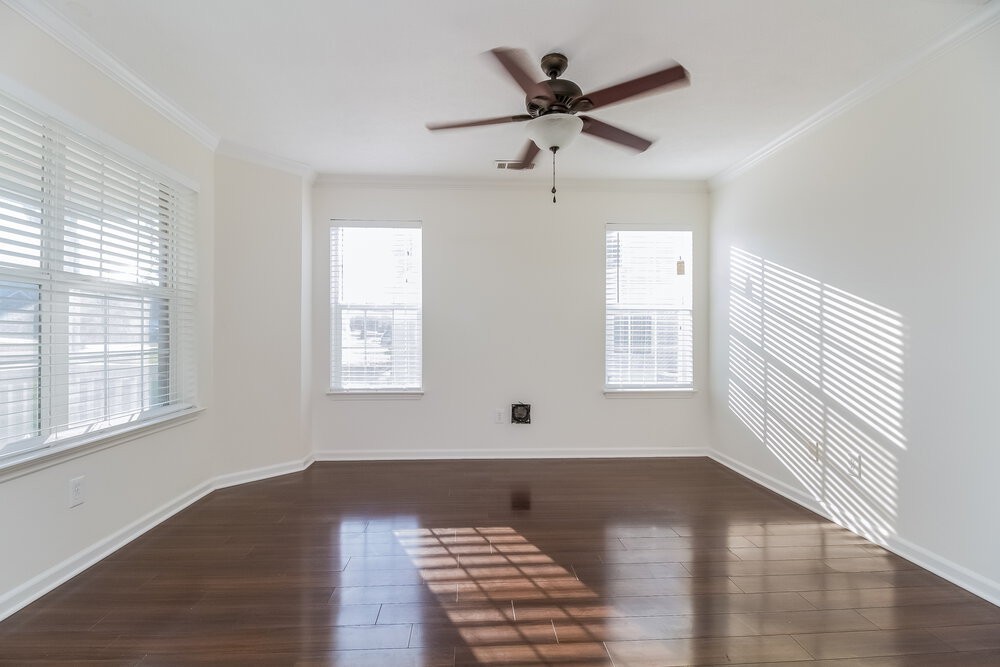 1407 Micheles Way - Photo 7 of 15