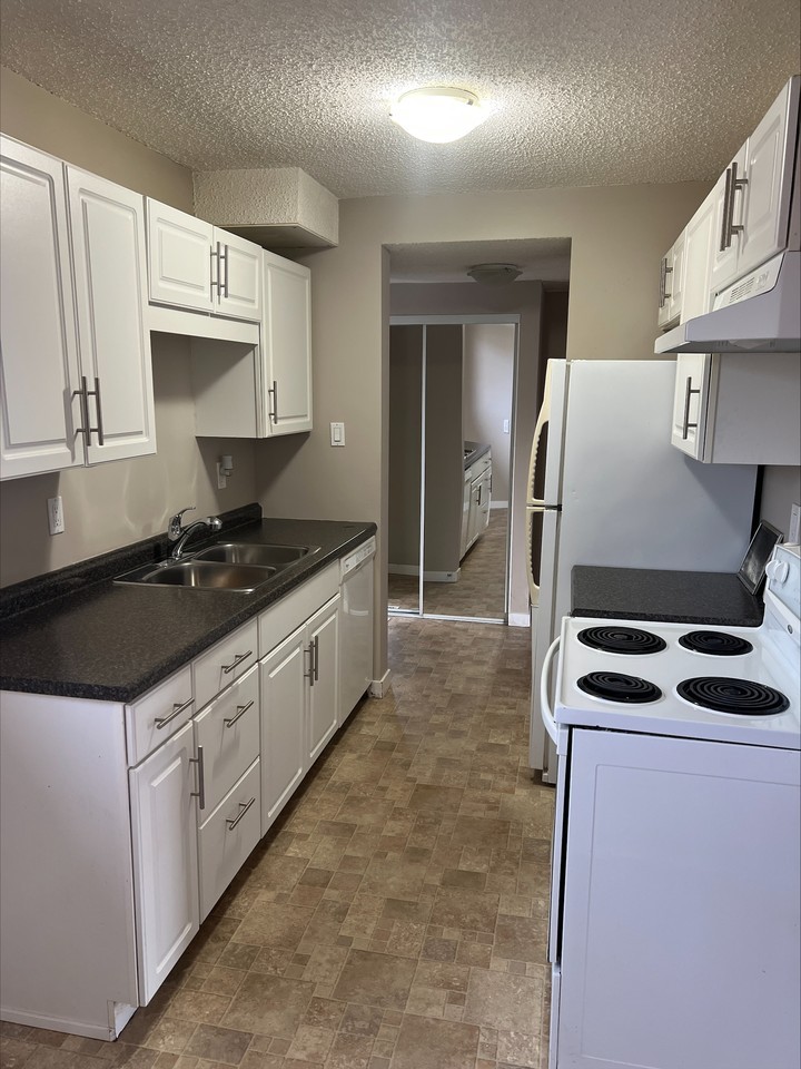 251 Harrison Dr Nw - Photo 3 of 12