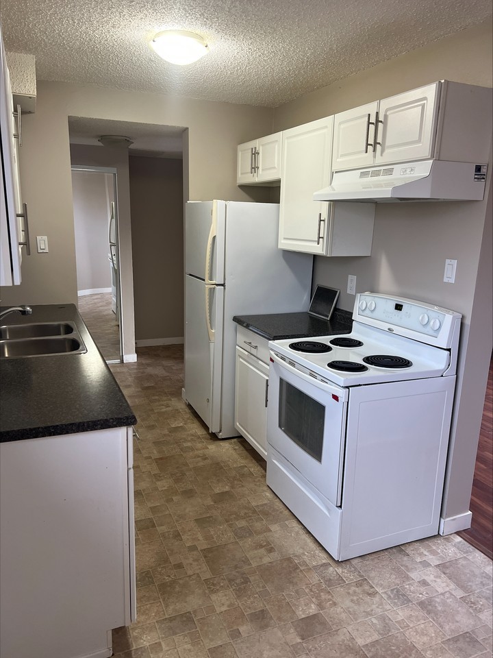 251 Harrison Dr Nw - Photo 4 of 12