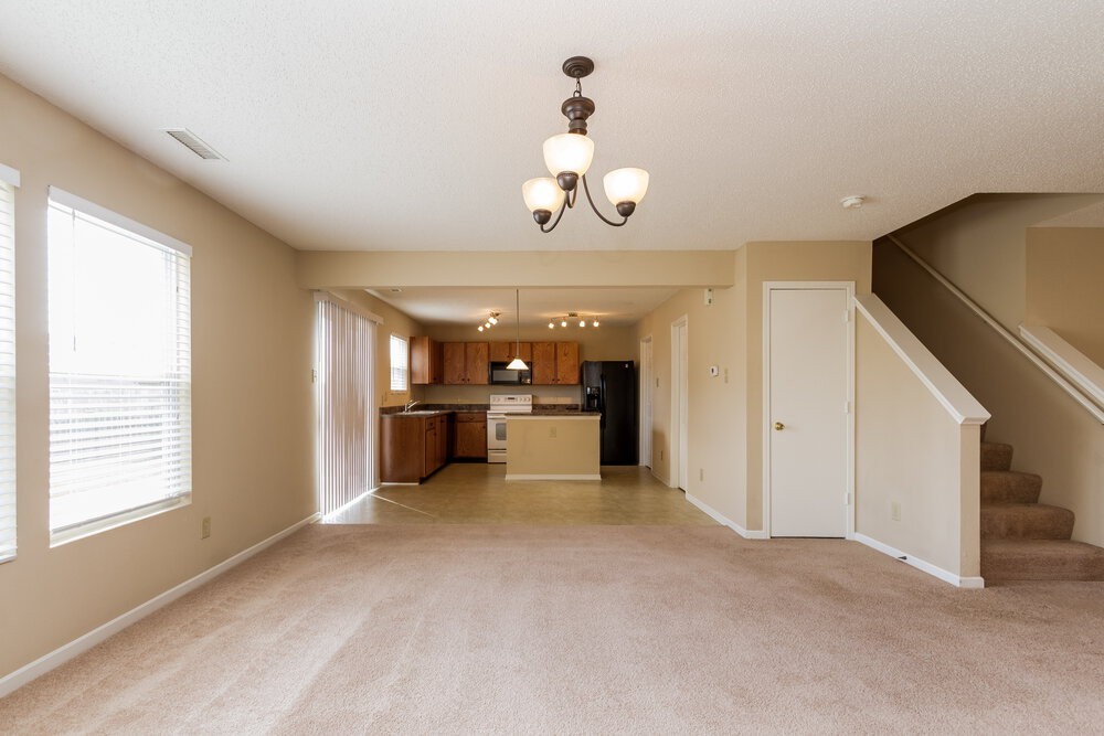 8457 Ash Grove Dr - Photo 4 of 17