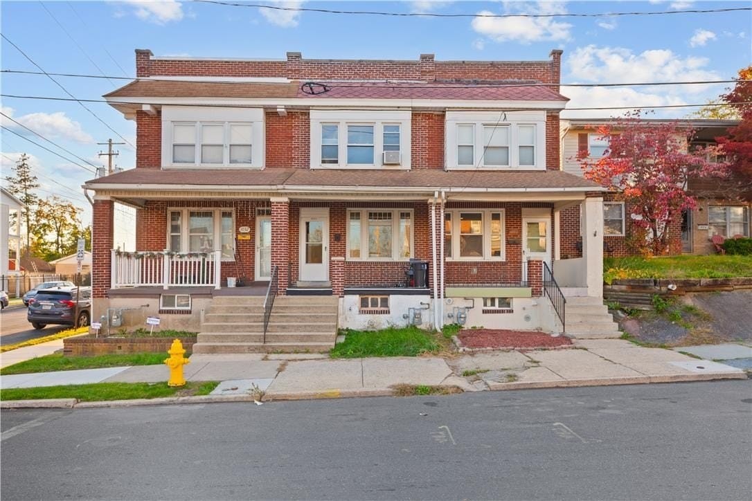 1028 S 6th St - Photo 4 of 39