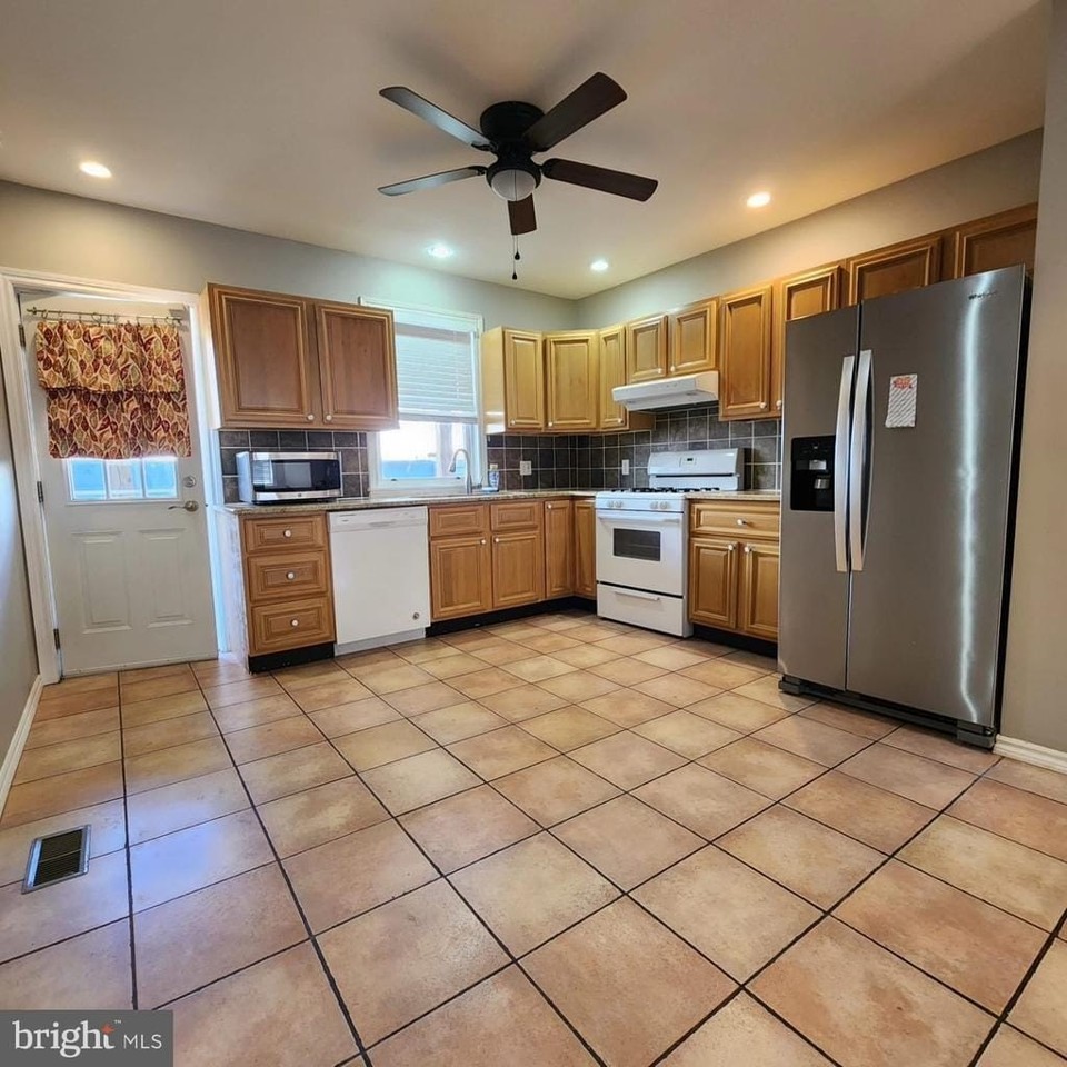 327 Durfor St - Photo 2 of 10