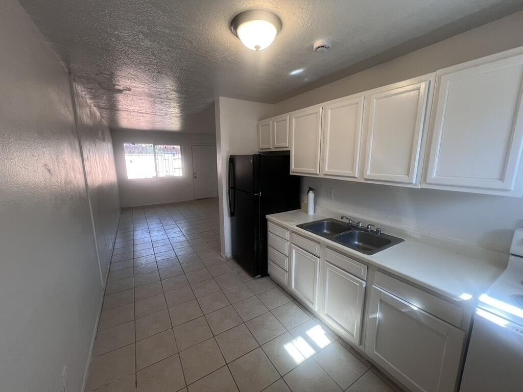 3413 Ross Ave Se #A - Photo 2 of 38
