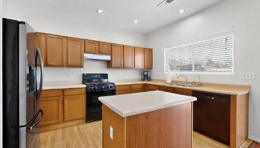 1012 Maroa St Nw - Photo 6 of 18
