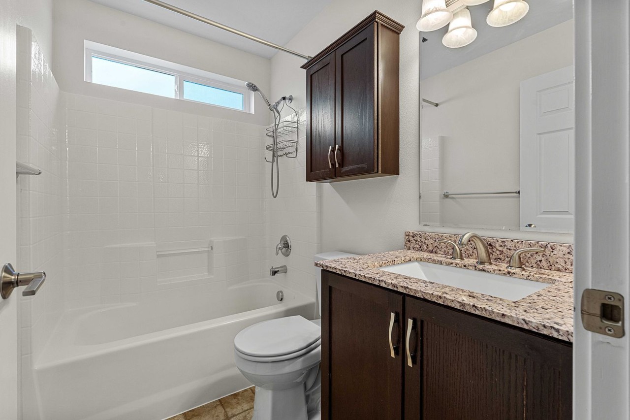 7358 N Aaron St - Photo 4 of 23