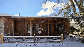 featured image of 1489 Bishops Lodge Rd