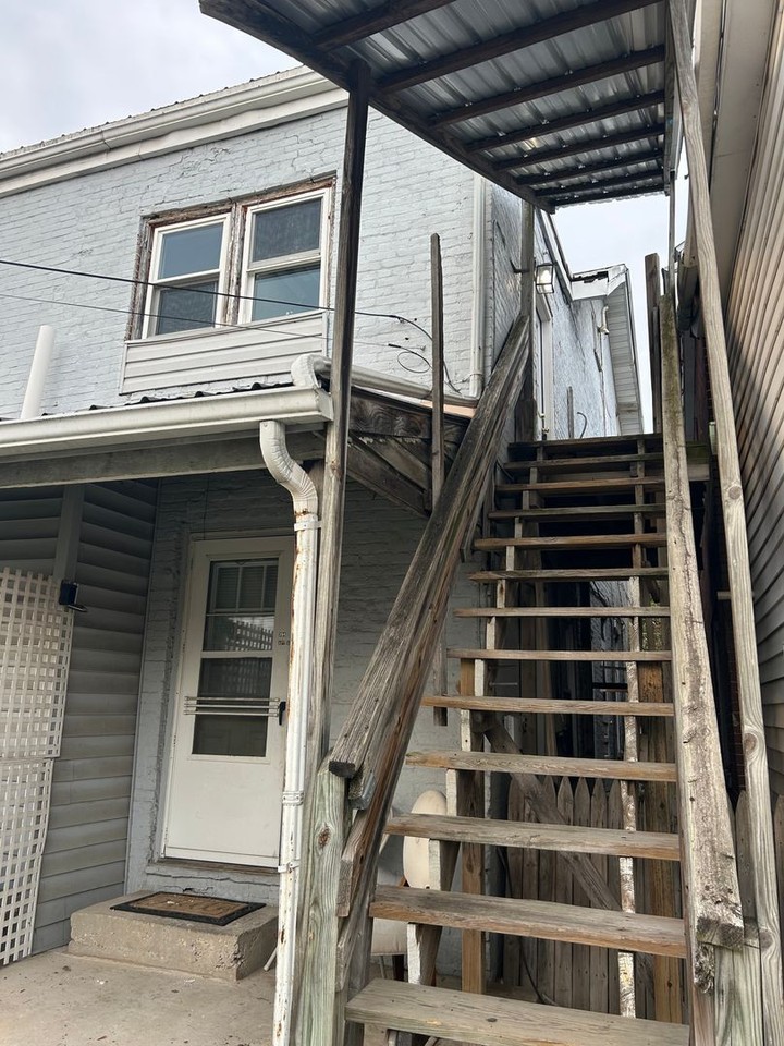 294 Lincoln Way W - Photo 2 of 13