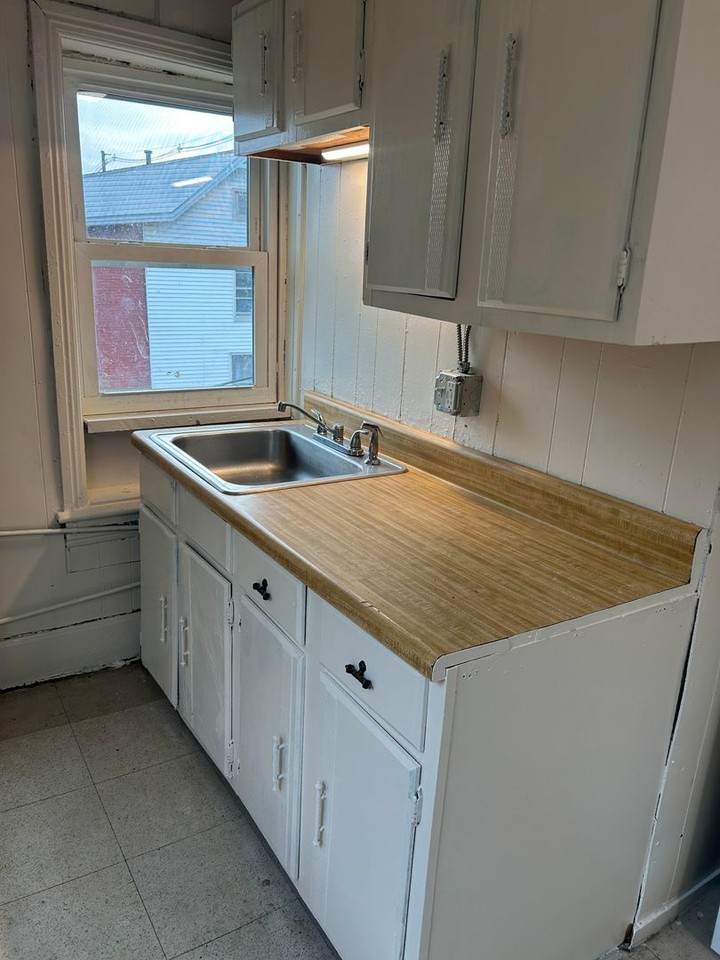 294 Lincoln Way W - Photo 4 of 13