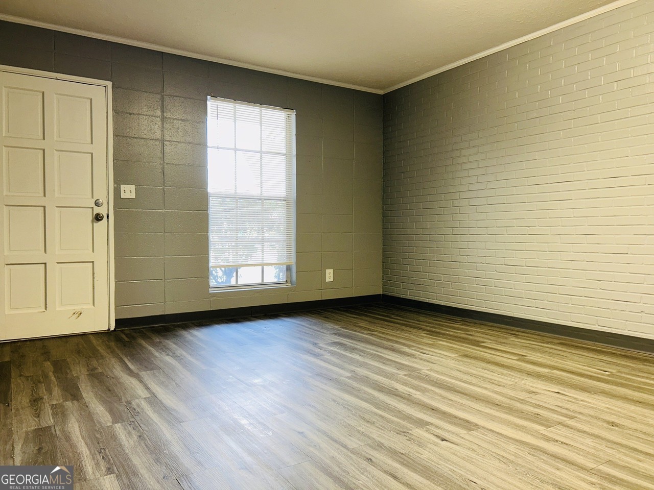 128 S Main Ave #08 - Photo 4 of 8