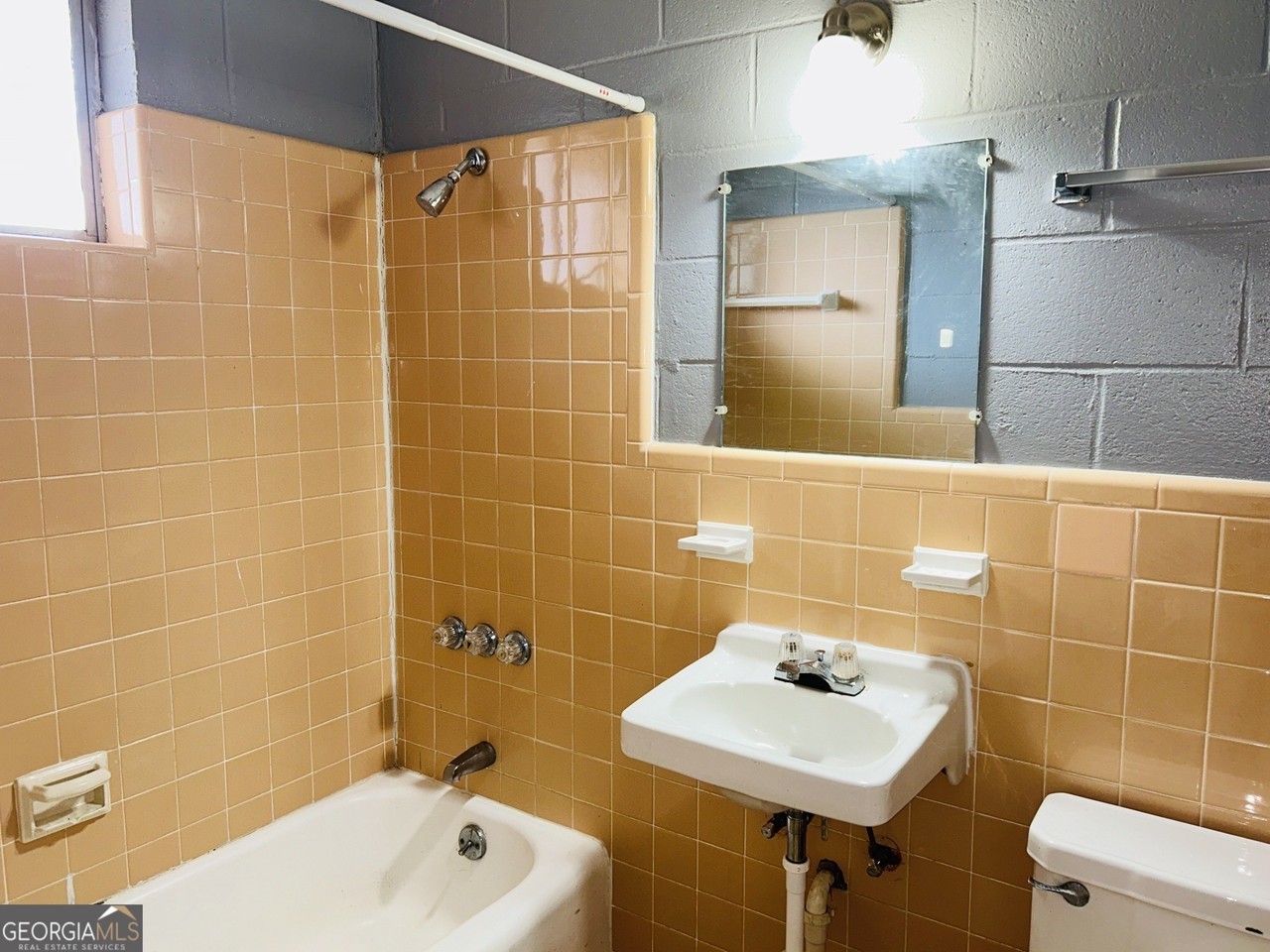 128 S Main Ave #08 - Photo 6 of 8