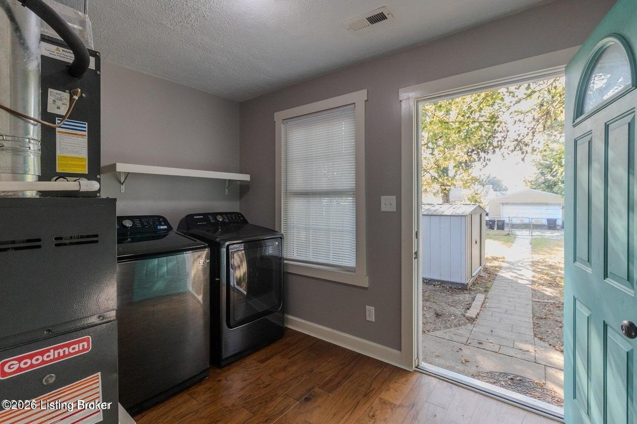 468 E Brandeis Ave - Photo 7 of 32