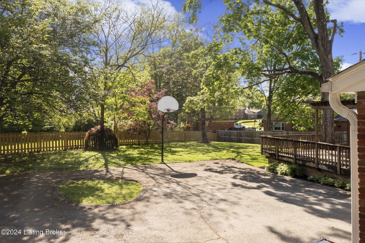 7602 Wesleyan Pl - Photo 7 of 50