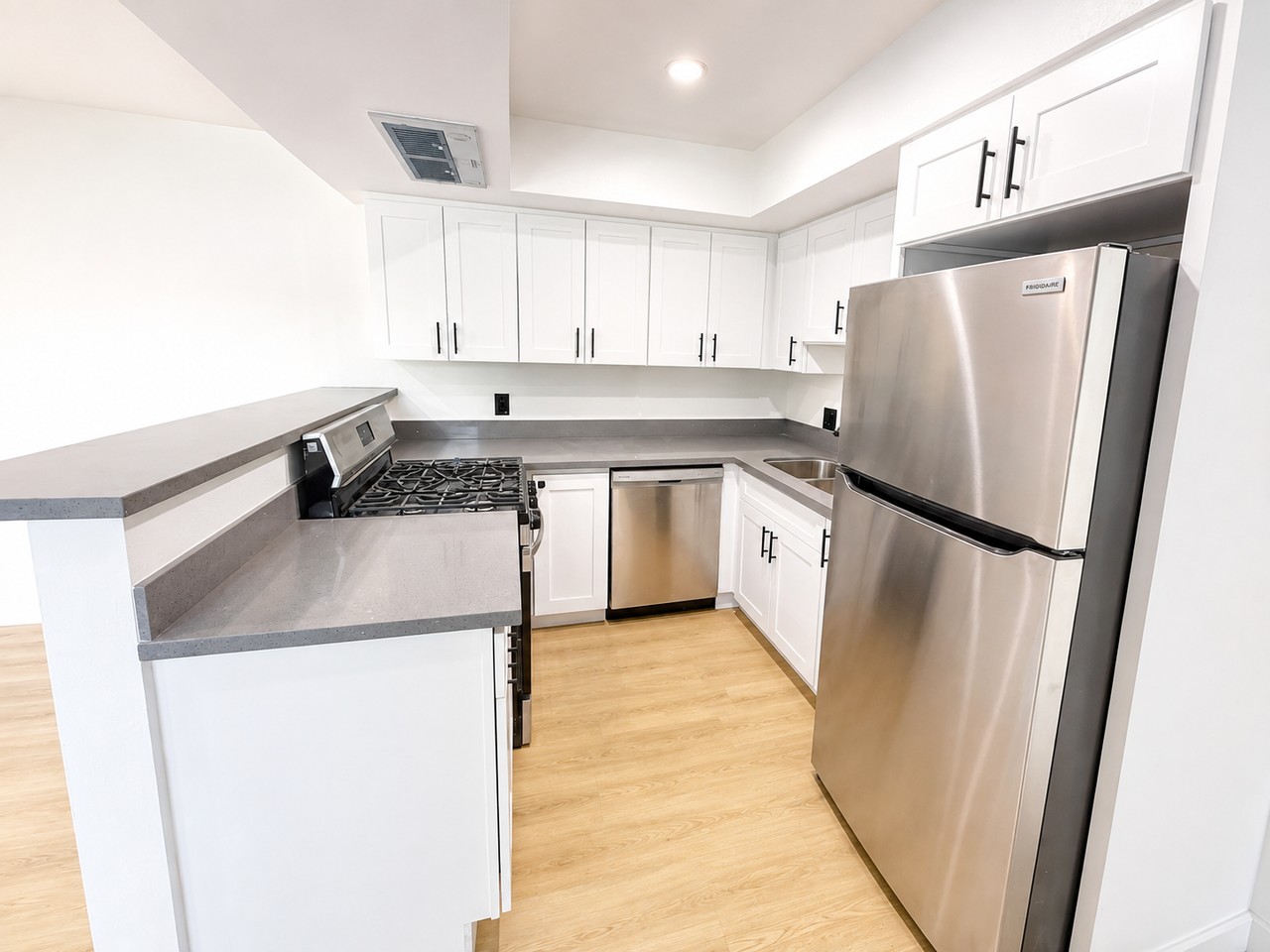 3239 Altura Ave #A - Photo 3 of 7