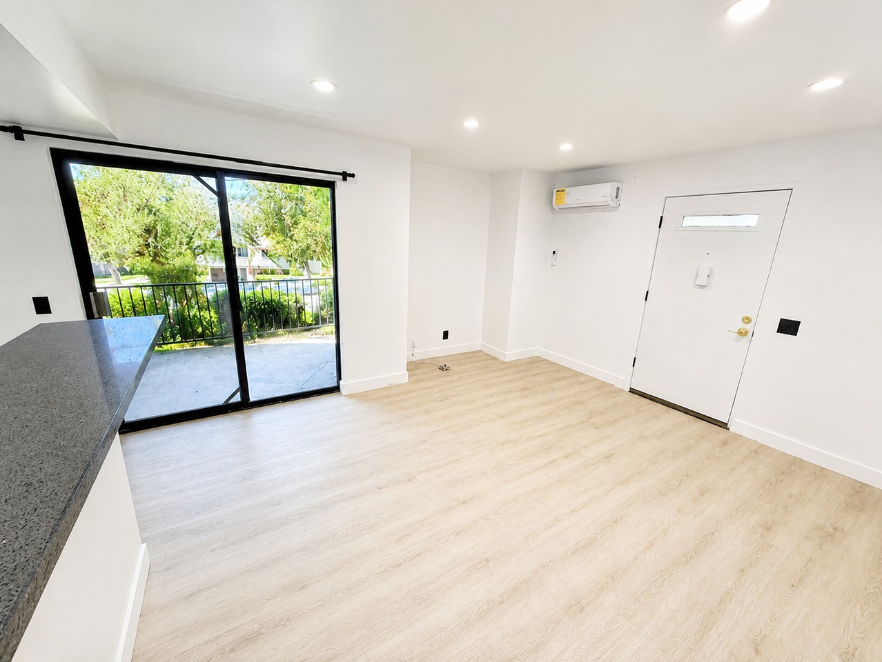 3239 Altura Ave #A - Photo 4 of 7