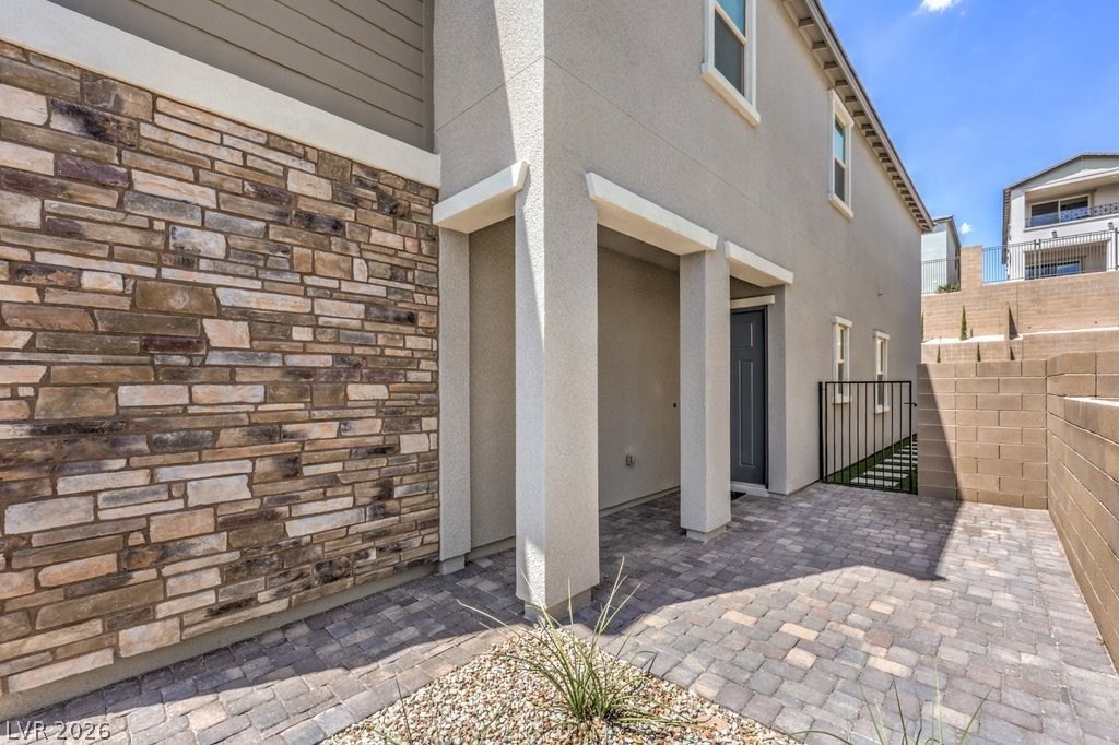 527 Preston Oak Ln - Photo 2 of 21