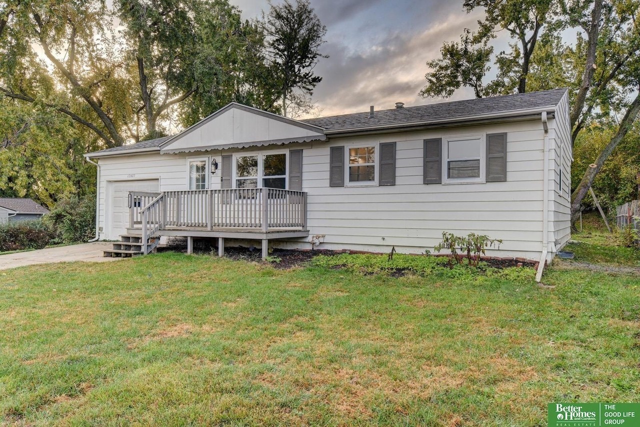 12605 C St - Photo 2 of 34