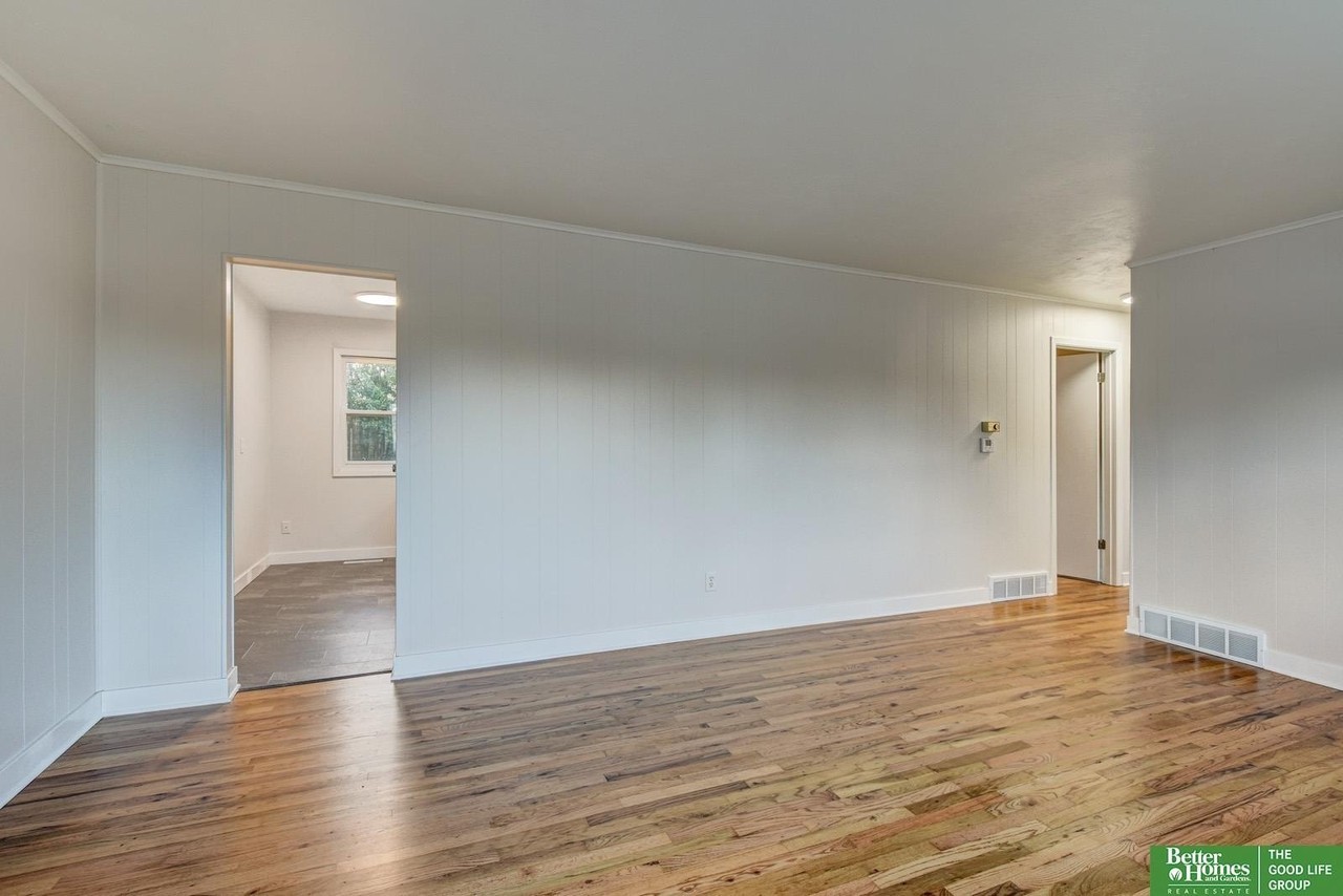 12605 C St - Photo 5 of 34