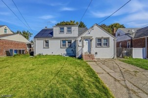 featured image of 28 Carrelton Dr