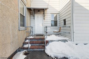 featured image of 499 Crooks Ave #2