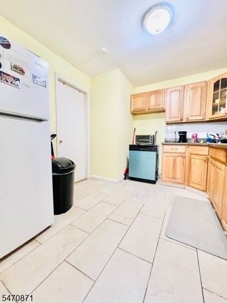 248 College Dr - Photo 4 of 13
