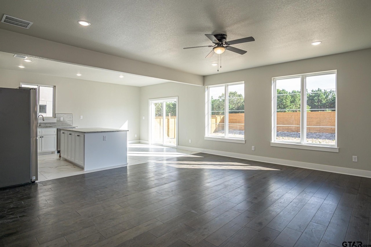 15459 Anna Ln - Photo 2 of 15