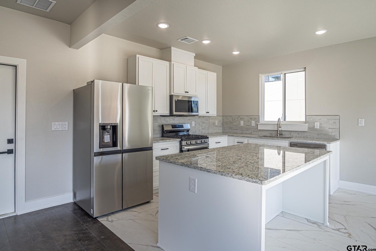 15459 Anna Ln - Photo 3 of 15