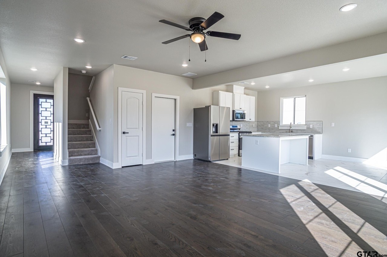 15459 Anna Ln - Photo 4 of 15