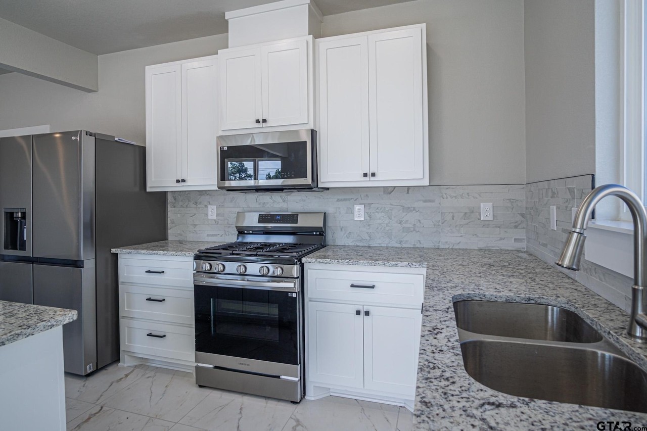 15459 Anna Ln - Photo 5 of 15