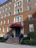 featured image of 6045 Kennedy Blvd E #B8