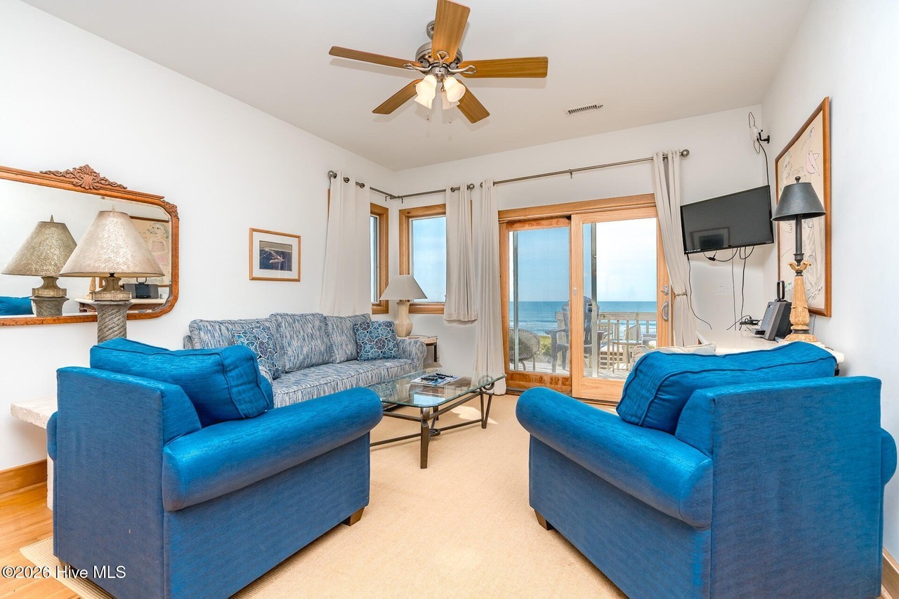 332 N Shore Dr - Photo 5 of 15